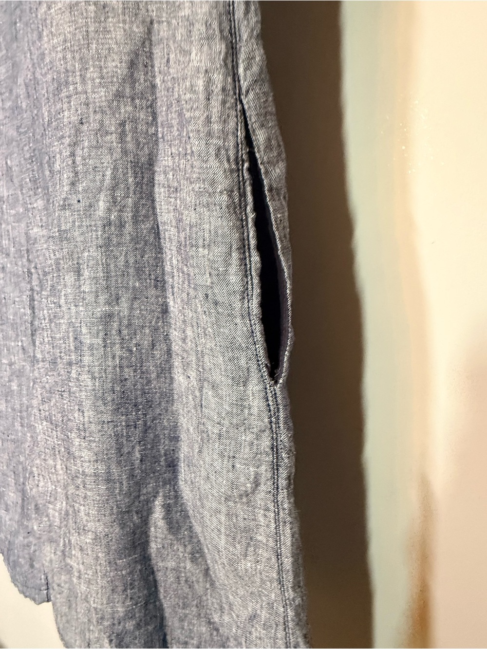 Tahari Heathered Blue Short-Sleeve Linen Button-Down Shirt - Picture 4 of 4